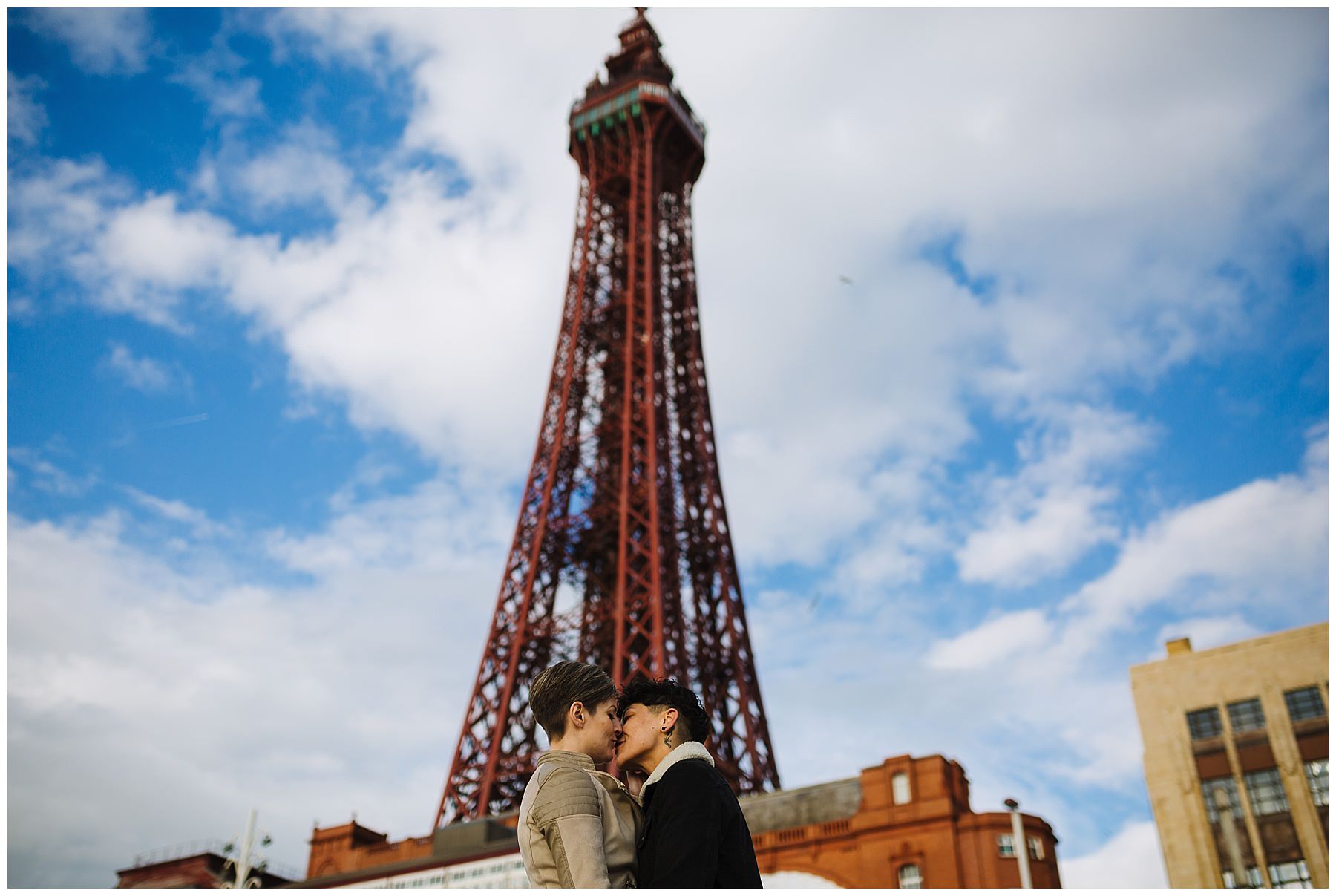 Couple kiss in front of Blackpool Tower