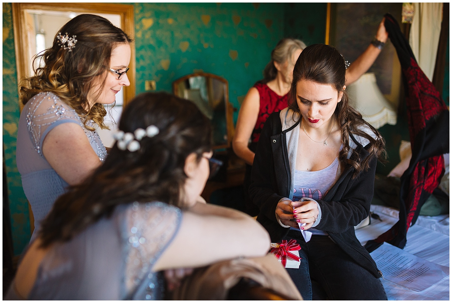 Bridal prep in the suite at The Hundred House Hotel